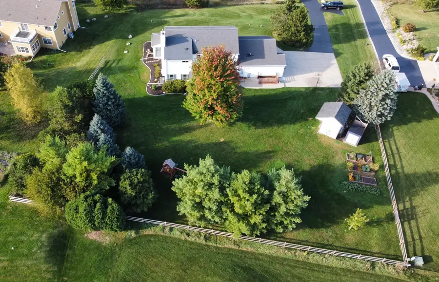 S38W22205 Arlo Dr, Waukesha, WI 53189 - Image #3