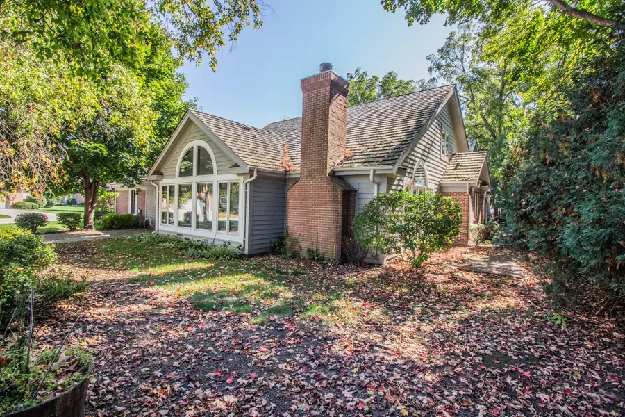 2415 Walnut Grove Ct, Brookfield, WI 53005 - Image #2