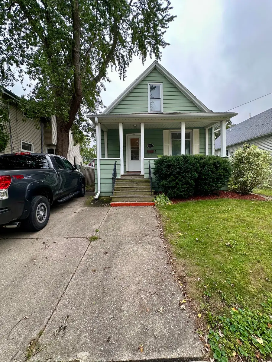 913 69th St, Kenosha, WI 53143 - Image #2