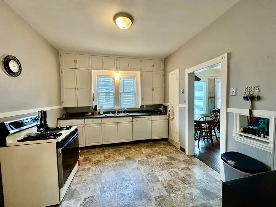 913 69th St, Kenosha, WI 53143 - Image #3