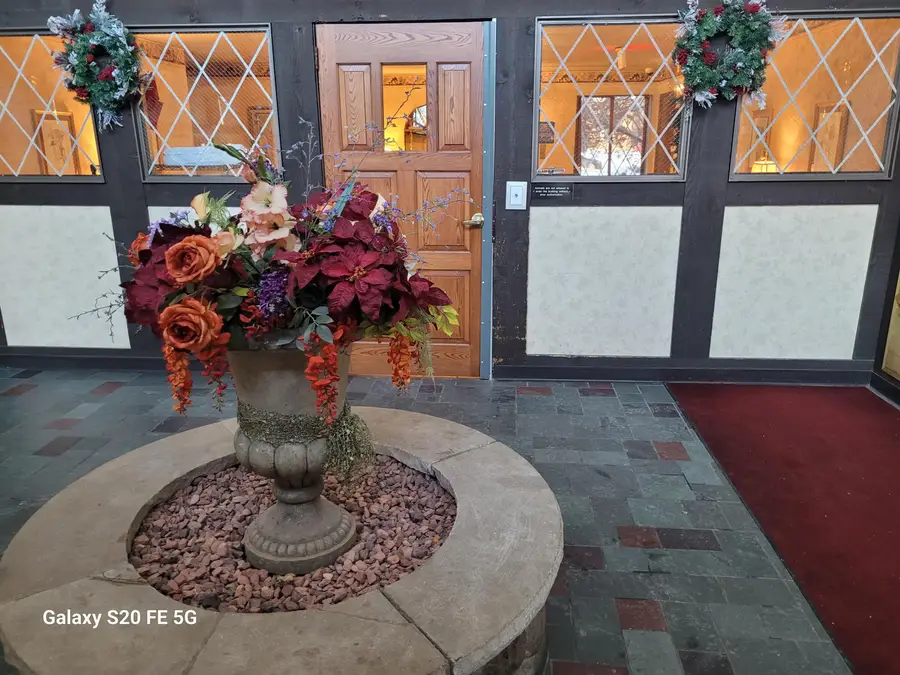 5253 N Lovers Lane Rd, Milwaukee, WI 53225 - Image #2