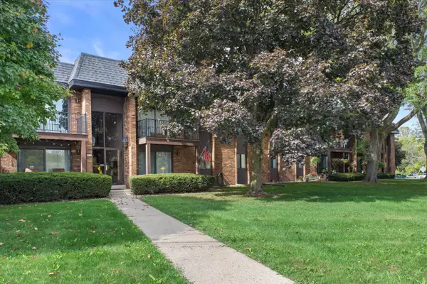 5175 S Root River Pkwy, Greenfield, WI 53228