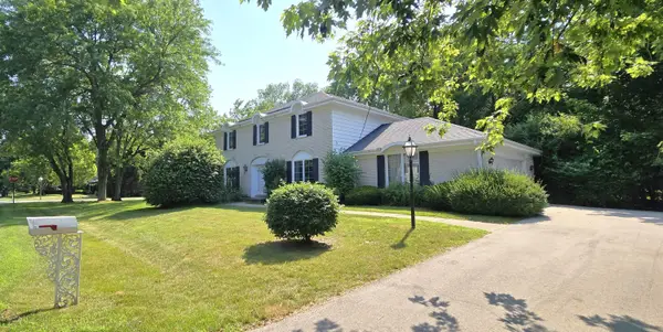 1 Birchwood Ct, Wind Point, WI 53402