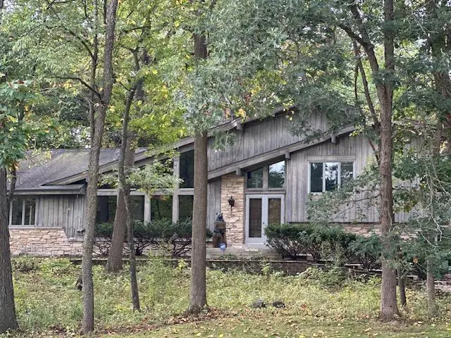 N71W26633 White Oak Dr, Lisbon, WI 53089 - Image #1