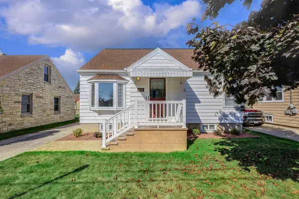 1916 29th St, Two Rivers, WI 54241