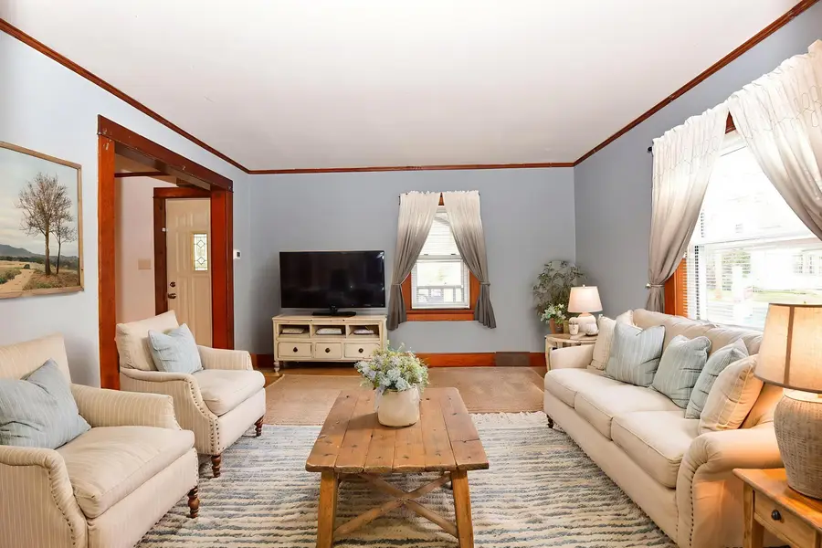 611 Garfield St, Watertown, WI 53098 - Image #3