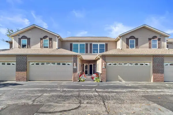 W162S7043 Olive Cir, Muskego, WI 53150