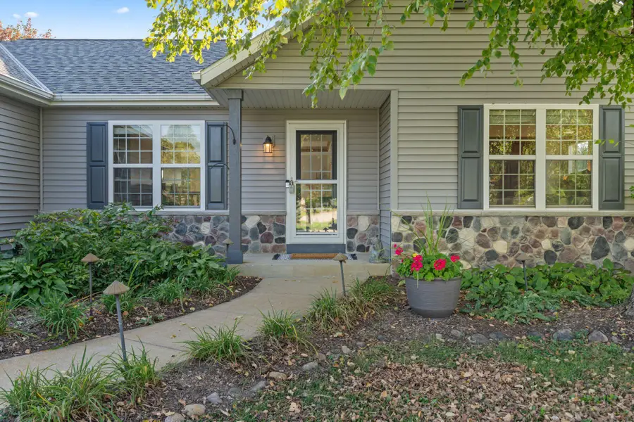 W381N8381 Rolling River Ct, Oconomowoc, WI 53066 - Image #2