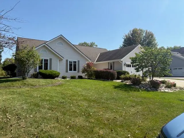 W151N7546 Wood View Dr, Menomonee Falls, WI 53051 - Image #1