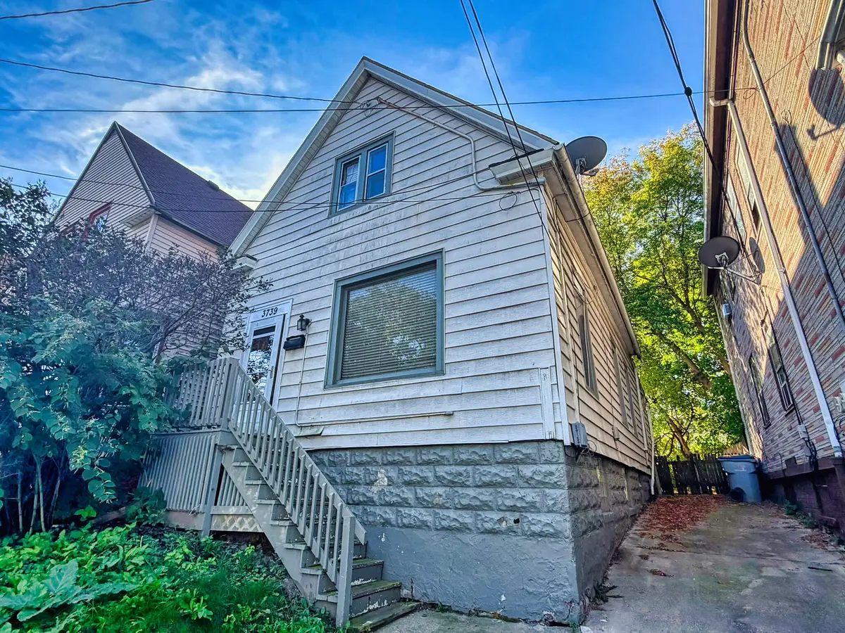 3739 W Kilbourn Ave, Milwaukee, WI 53208 - Image #1