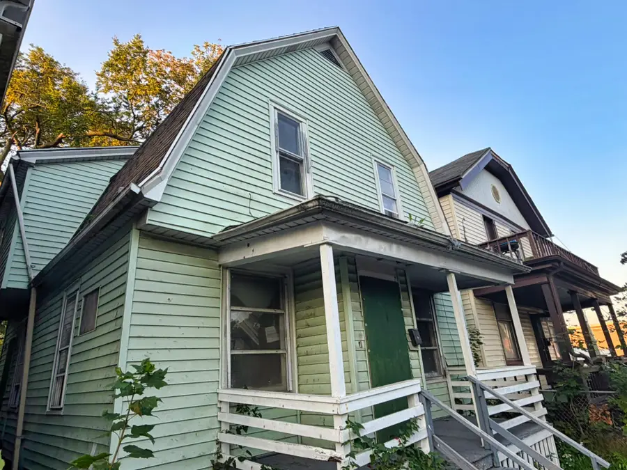 2475 W Keefe Ave, Milwaukee, WI 53206 - Image #2