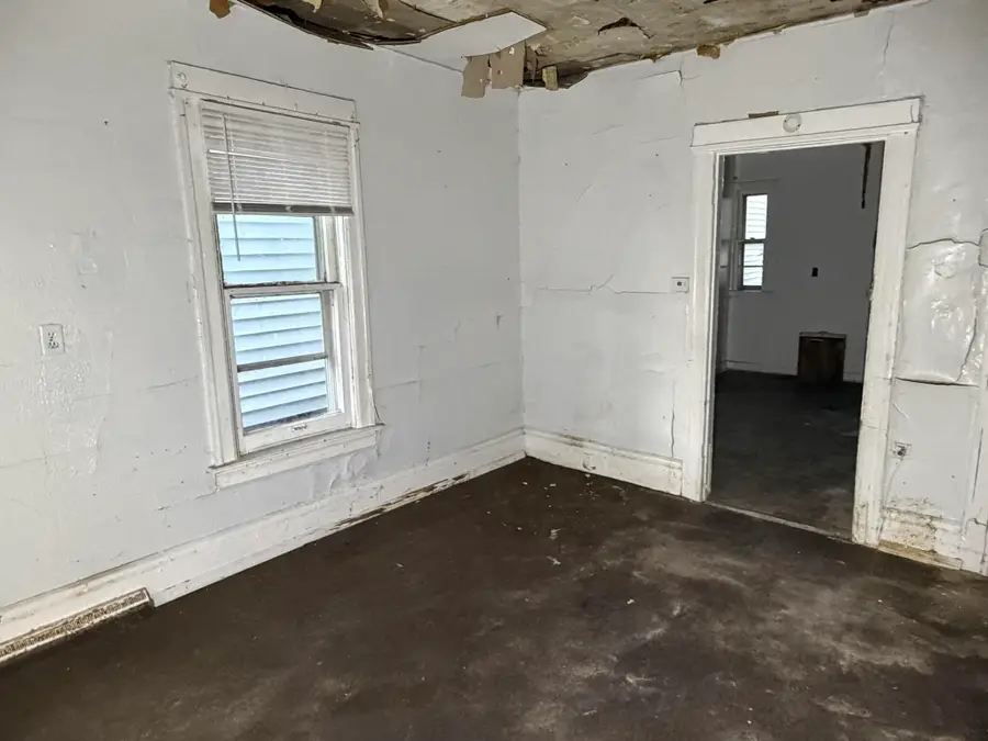 2475 W Keefe Ave, Milwaukee, WI 53206 - Image #3