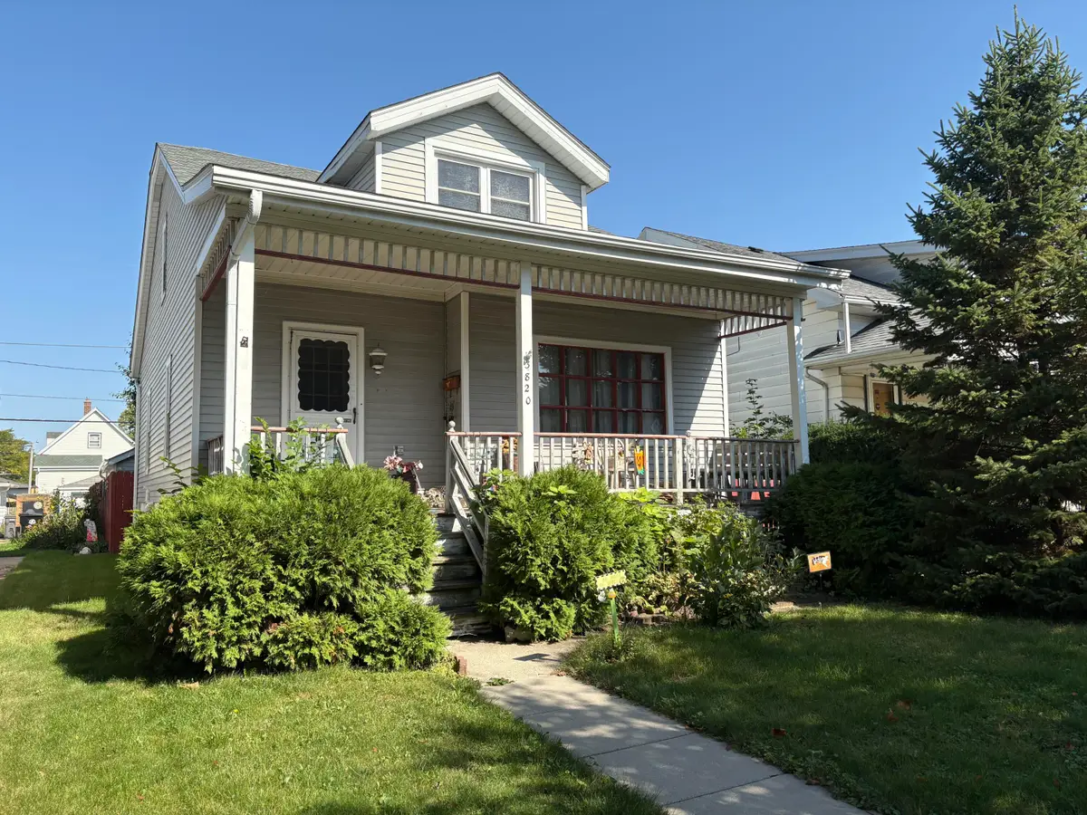 3820 E Munkwitz Ave, Cudahy, WI 53110 - #1
