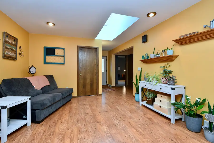 386 Pleasant Hill Dr, Winona, MN 55987 - Image #2