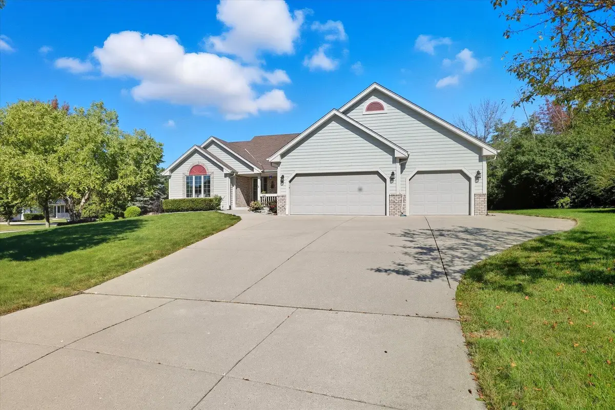 4540 W Melissa Ct, Franklin, WI 53132 - Image #1