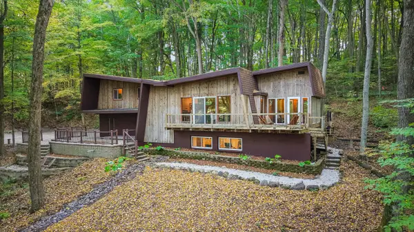 16904 Lax Chapel Rd, Schleswig, WI 53042