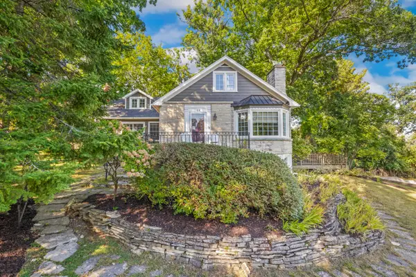 24 Upper Loch Vista Dr, Williams Bay, WI 53191