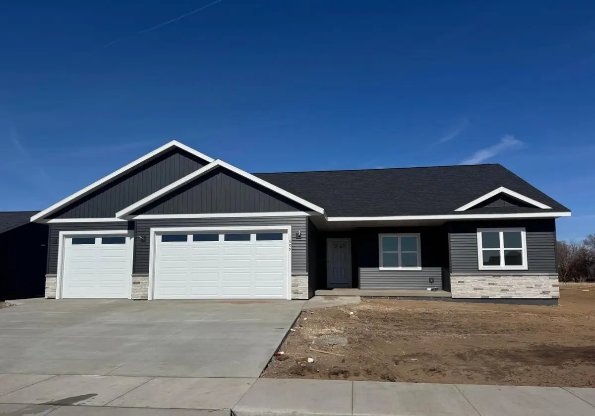 1161 American Dr, Holmen, WI 54636 - Image #1