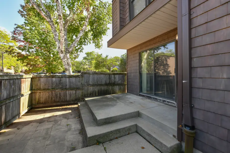 6989 W Glenbrook Rd, Milwaukee, WI 53223 - Image #2