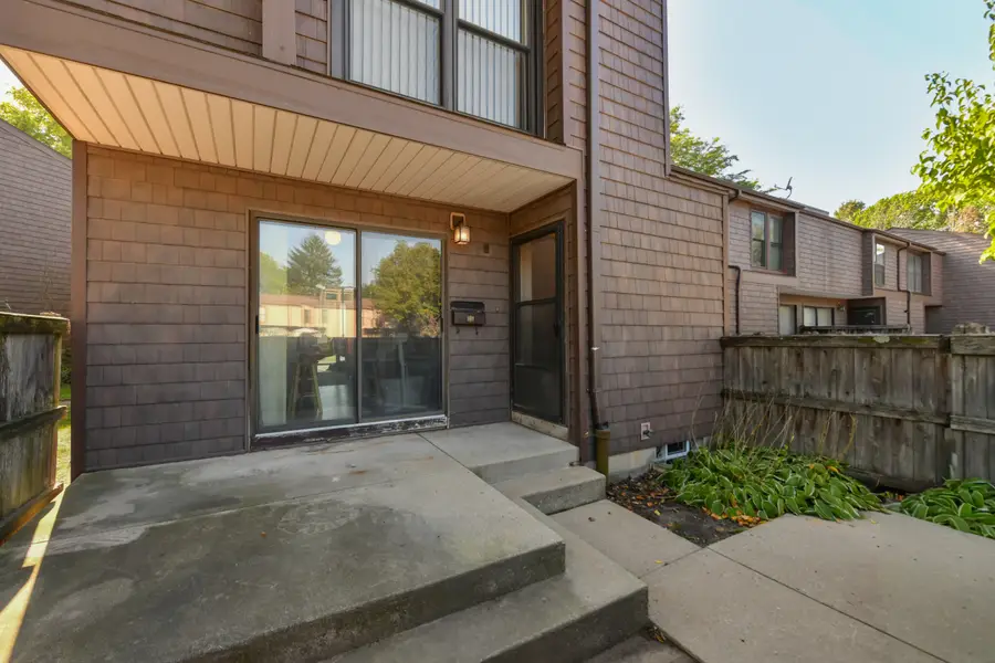 6989 W Glenbrook Rd, Milwaukee, WI 53223 - Image #3