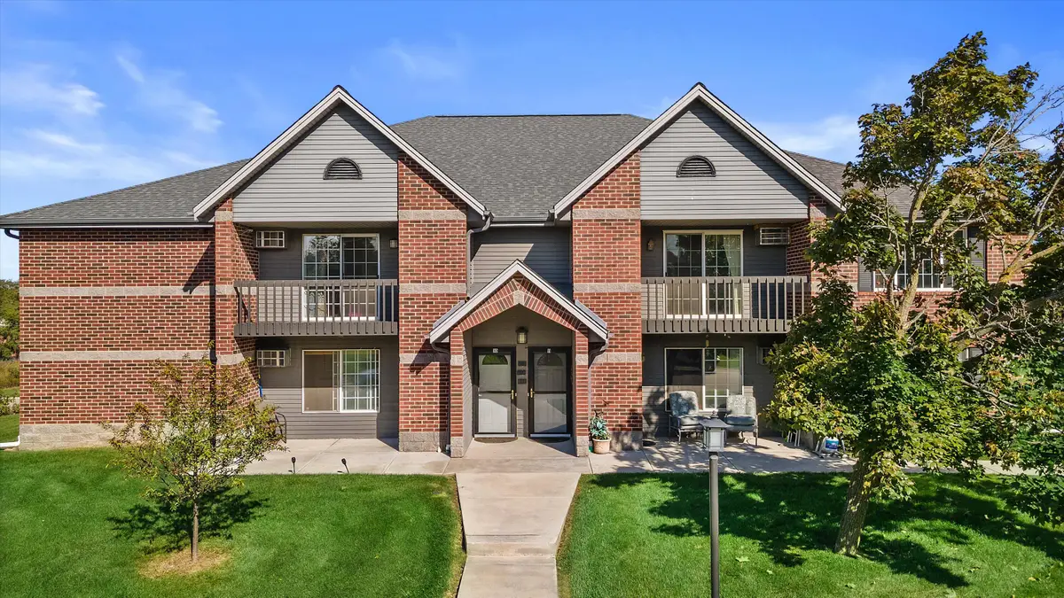 S75W16788 Jacob Ct, Muskego, WI 53150 - Image #1