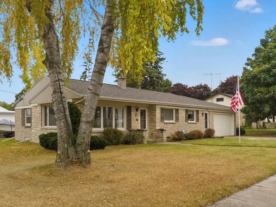 2206 Division St, Manitowoc, WI 54220 - Image #2