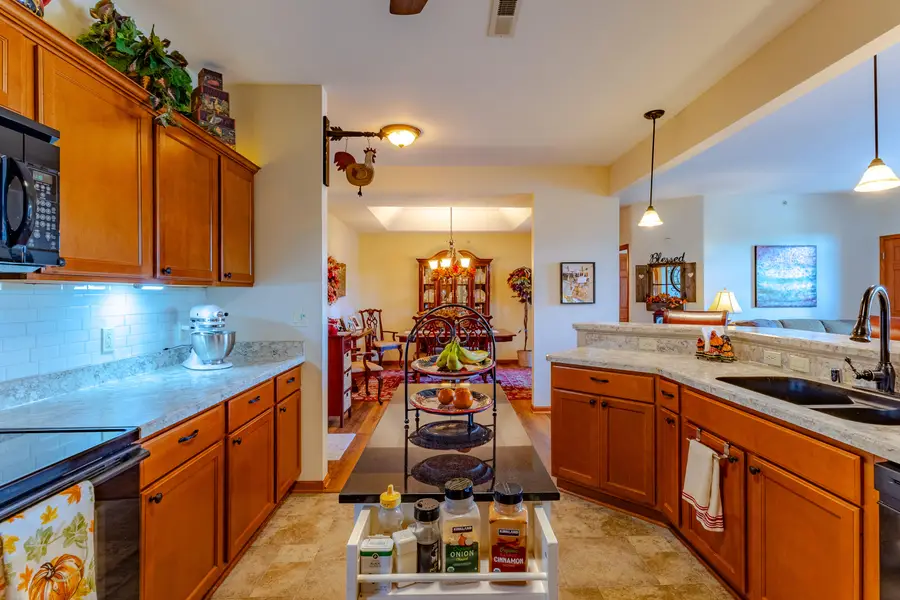 230 Hilldale Dr, Hartford, WI 53027 - Image #3