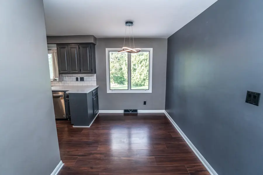 W177N8635 Lynwood Dr, Menomonee Falls, WI 53051 - Image #3