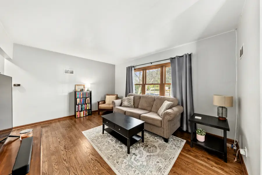 12207 W Bluemound Rd, Wauwatosa, WI 53226 - Image #3