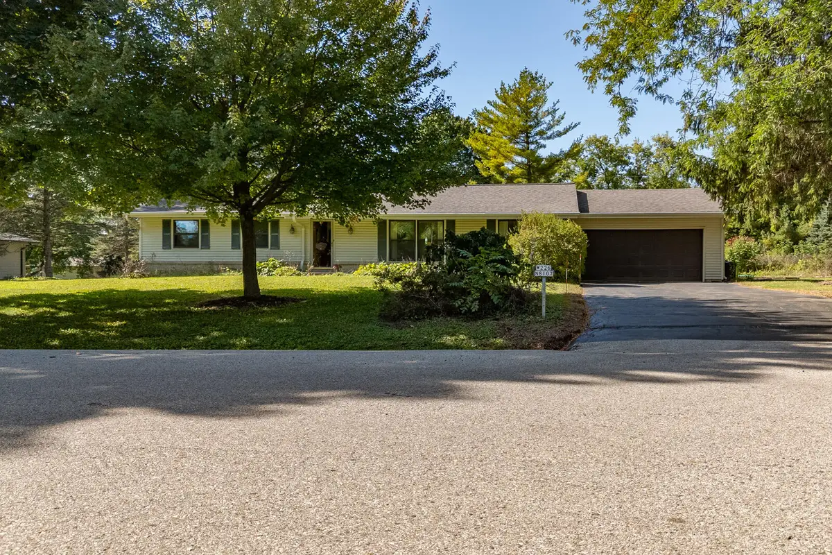 W226N8107 Longview Dr, Lisbon, WI 53089 - Image #1