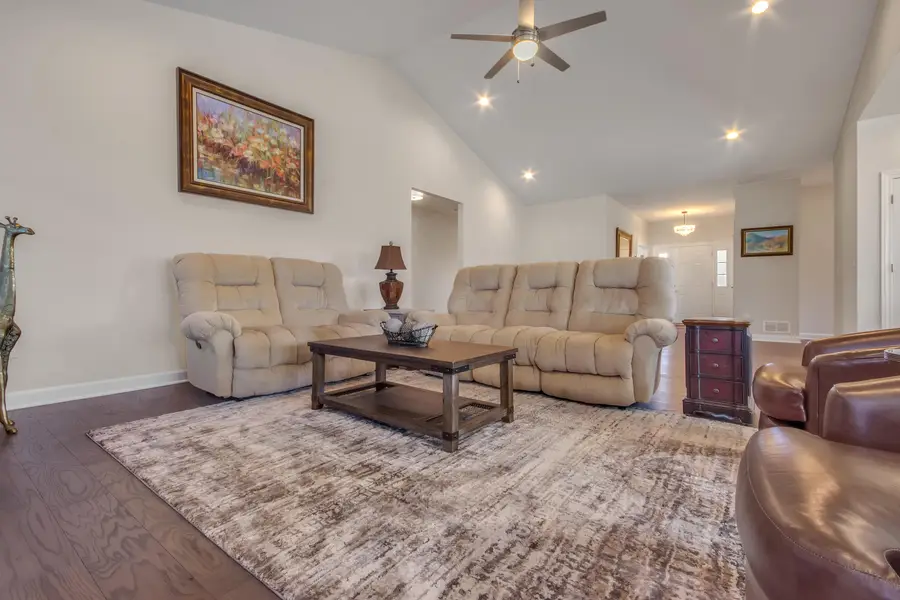 1760 Cobblestone Ln, Lake Geneva, WI 53147 - Image #3