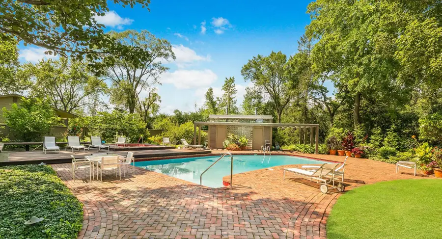 1530 W Cedar Ln, River Hills, WI 53217 - Image #2