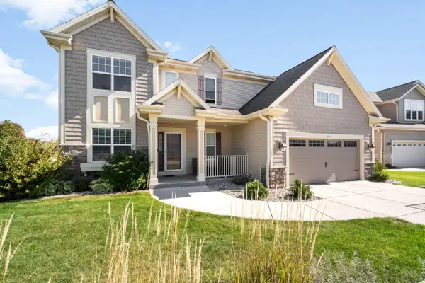 21679 S Weather Edge Cir, Lannon, WI 53046