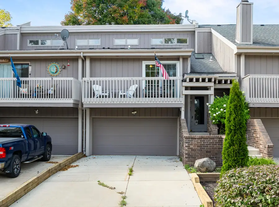 814 Kendall Ln, Lake Geneva, WI 53147 - Image #2