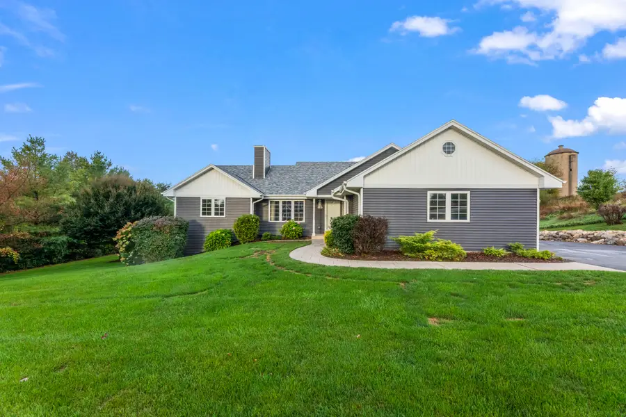 W383N8797 Blue River Pass, Oconomowoc, WI 53066 - Image #3