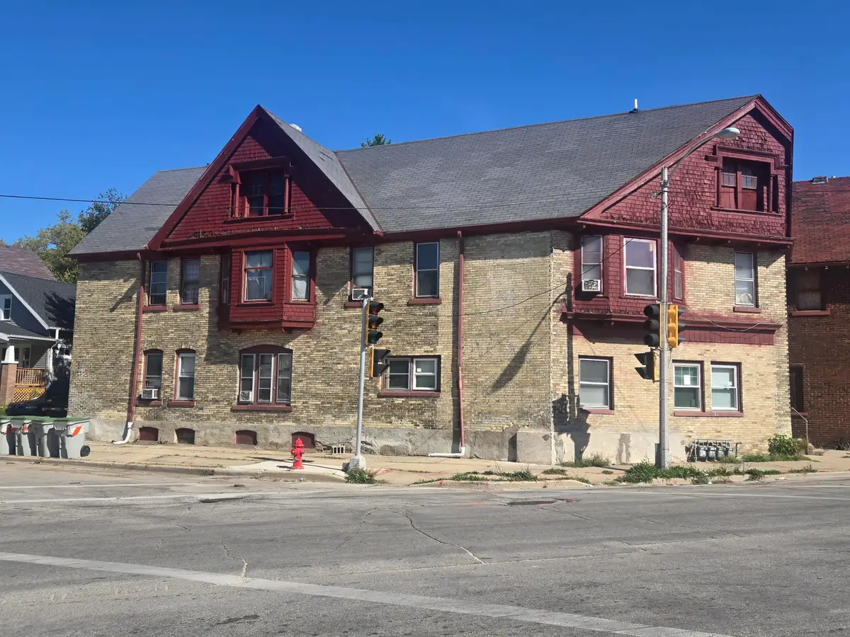 2344 W Hopkins St, Milwaukee, WI 53206 - Image #1