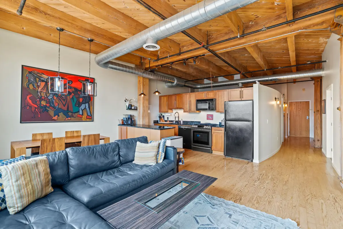 234 E Reservoir Ave, Milwaukee, WI 53212 - Image #1