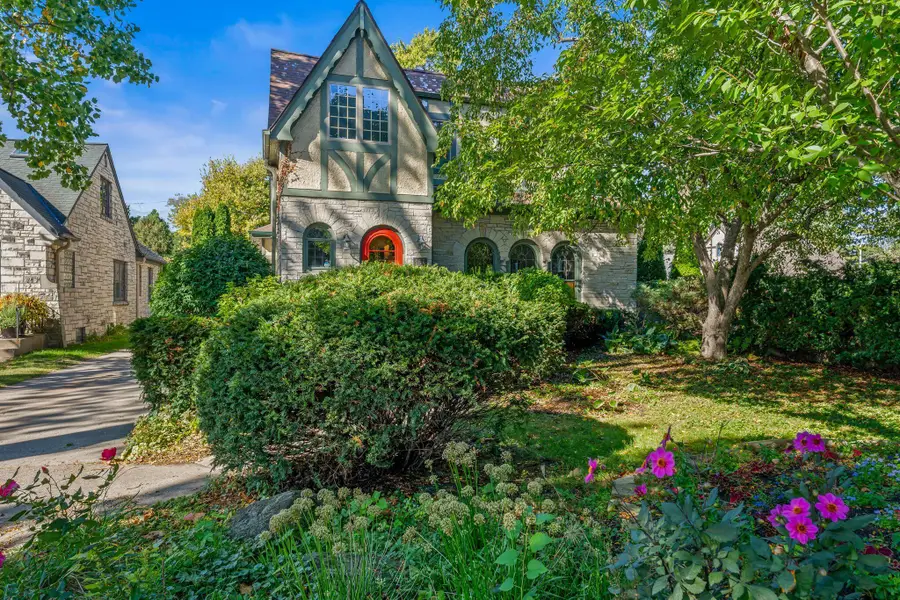 463 N Story Pkwy, Milwaukee, WI 53208 - Image #2