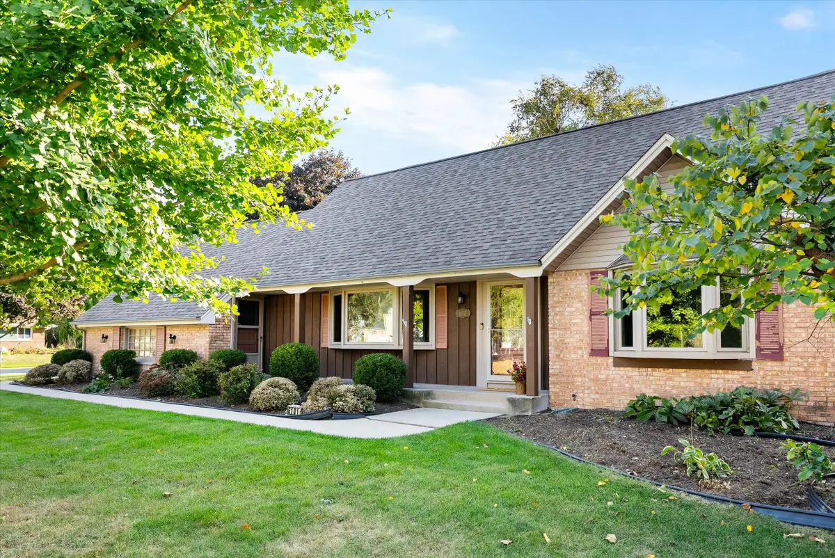 6101 N Alberta Ln, Glendale, WI 53217 - Image #1