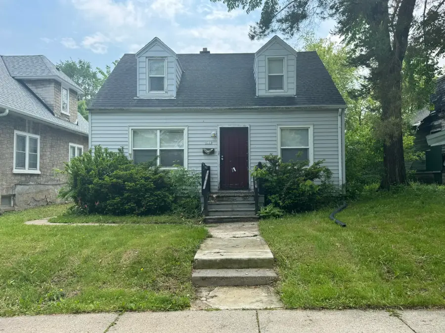 3223 W Fairmount Ave, Milwaukee, WI 53209 - Image #2