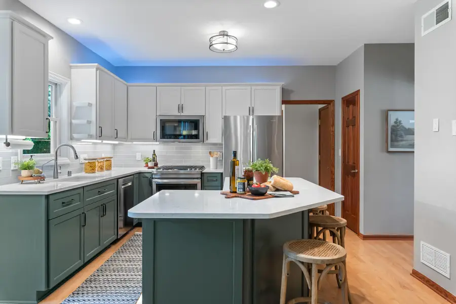 N30W6880 Lincoln Blvd, Cedarburg, WI 53012 - Image #2