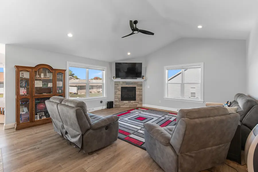 401 Leona Way, Oakfield, WI 53065 - Image #3