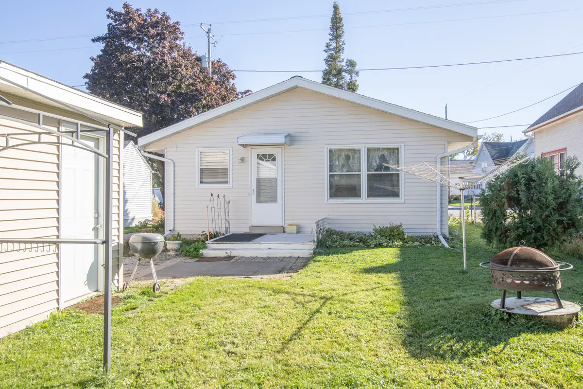 612 Elm St, Watertown, WI 53098 - Image #1