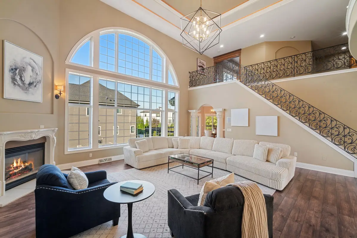 18290 Prairie Falcon Ln, Brookfield, WI 53045 - Image #1