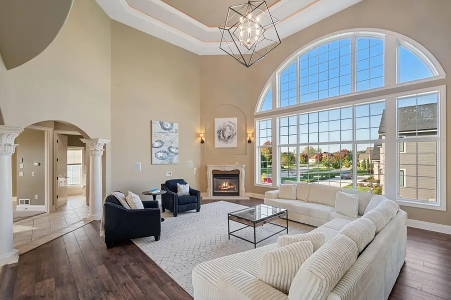 18290 Prairie Falcon Ln, Brookfield, WI 53045 - Image #3