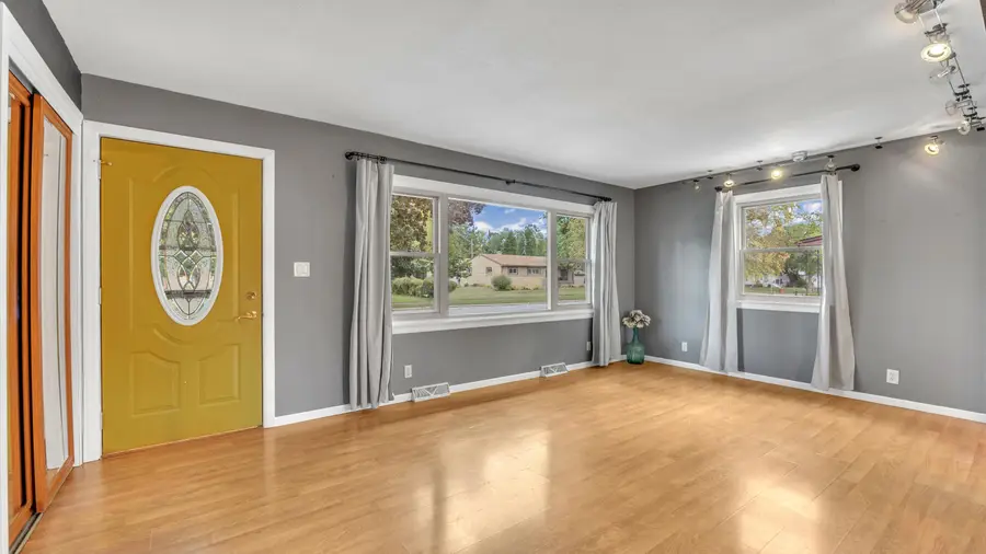 521 Prospect Ave, Sheboygan Falls, WI 53085 - Image #2