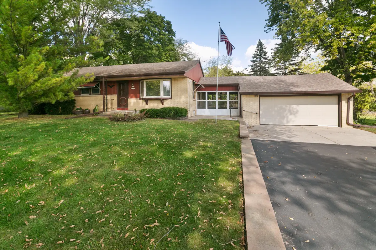 N75W15758 Colony Rd, Menomonee Falls, WI 53051 - Image #1