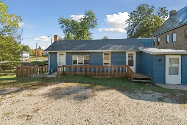 122 N State St, Neshkoro, WI 54960