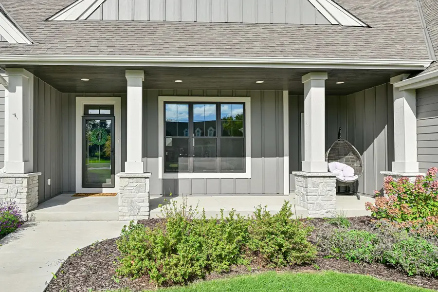 W248N2151 Kettle Cove Ct, Pewaukee, WI 53072 - Image #3