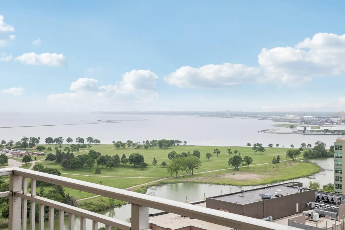 1522 N Prospect Ave, Milwaukee, WI 53202 - Image #1